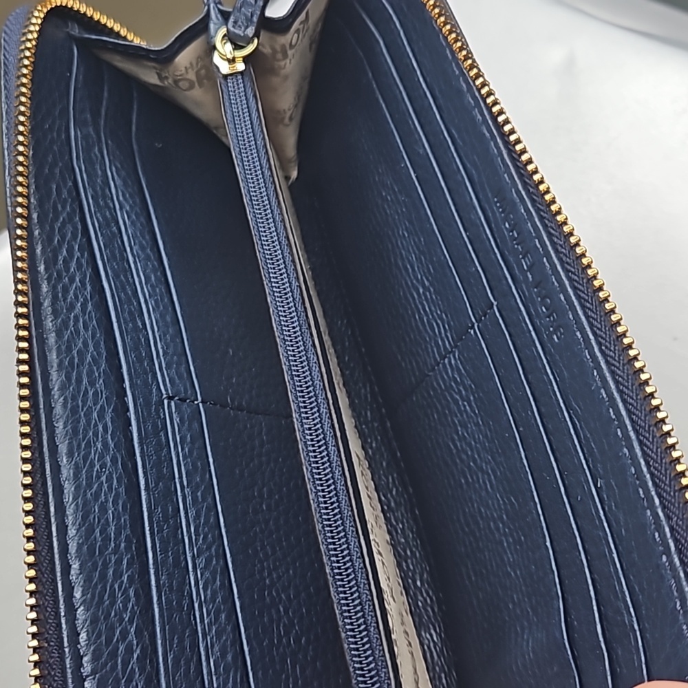 Michael Kors Zip Around Wallet clutch NAVY BLUE Gold Hardware - Picture 3 of 12